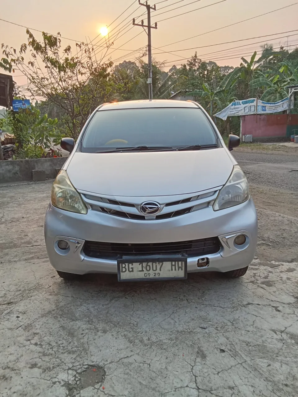 DAIHATSU XENIA 2012